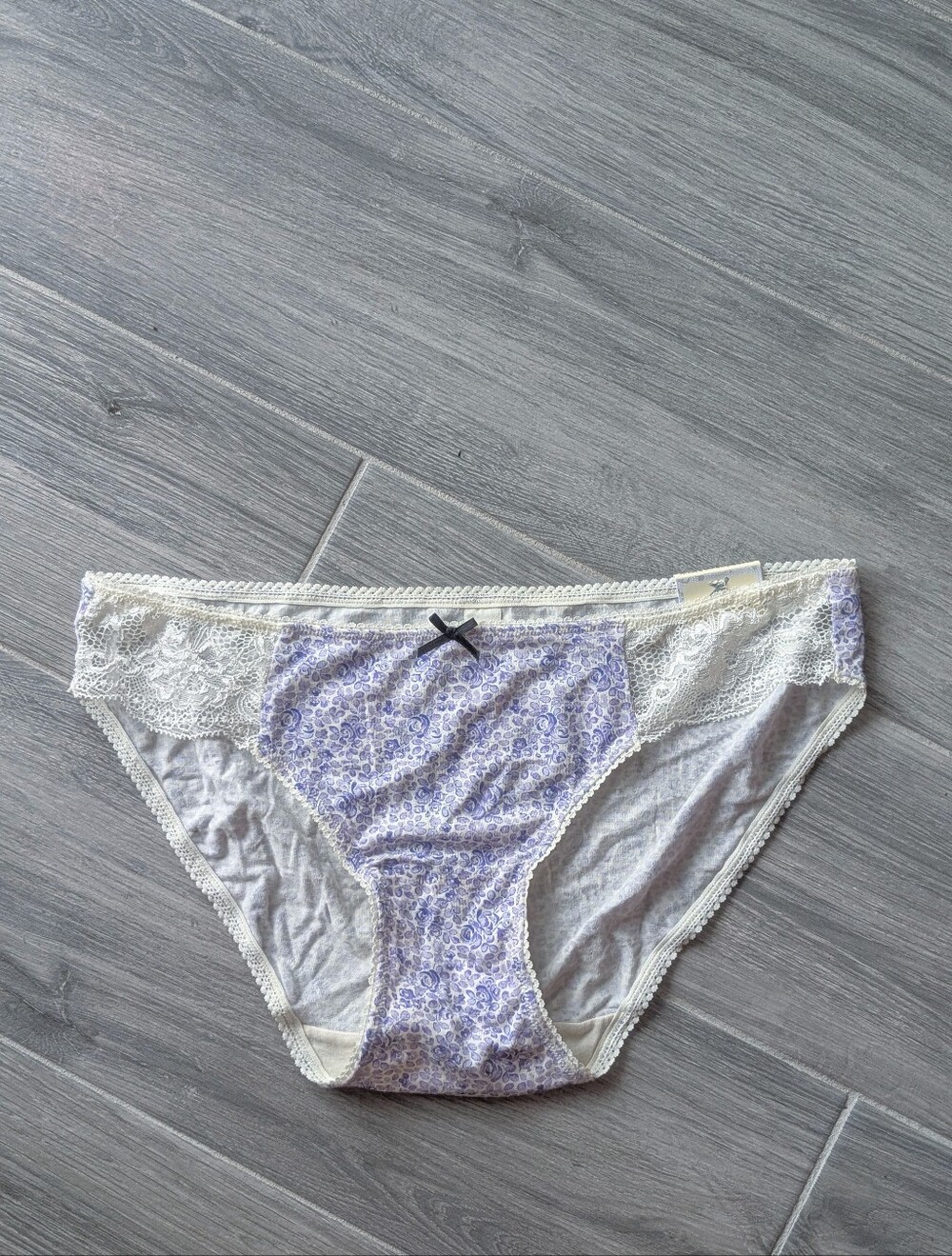 NWT Zoe & Bella Purple Floral Ivory Lace Bikini Panty SIZE MEDIUM